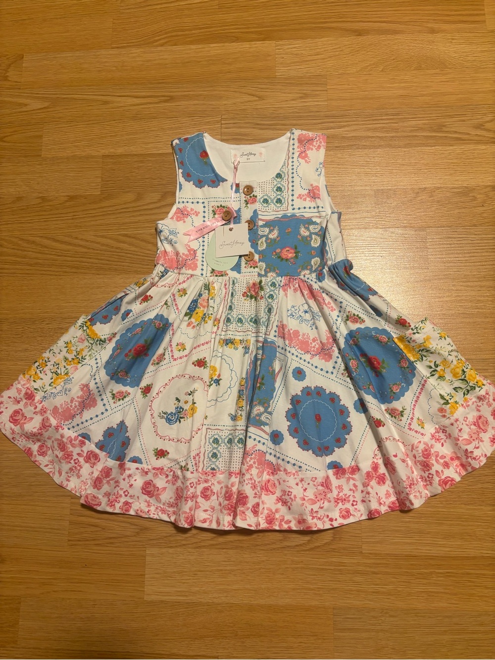 New “Sweet Honey” dress size 5 with tag and extra button